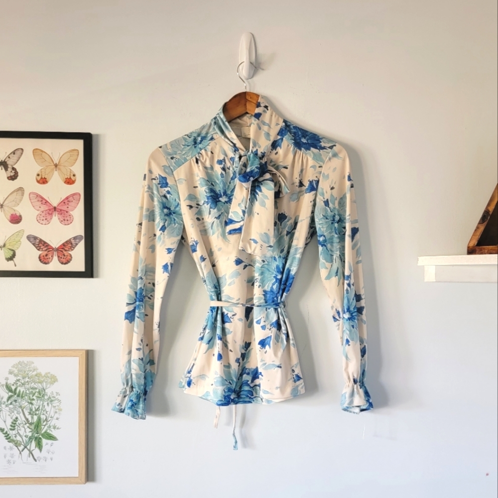 Vintage Tie neck Blouse